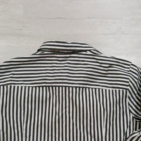 Worthington Women's Easy Care Button Up Collar Long Sleeve Shirt. Size 2xl. - Picture 9 of 12